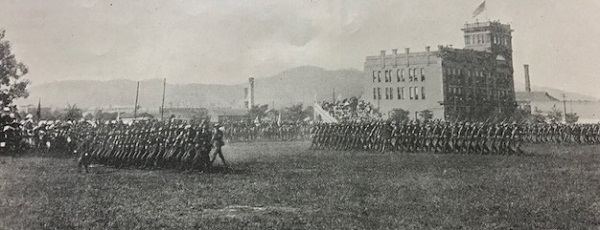 Fourth Kentucky Volunteer Infantry passing in review, 1898