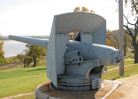 Gun from the Spanish Cruiser Almirante Oquendo at the Jefferson Barracks, St. Louis, Mo. Gun from the Spanish Cruiser Almirante Oquendo at the Jefferson Barracks, St. Louis, Mo.